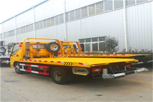 高淳附近拖车救援搭电